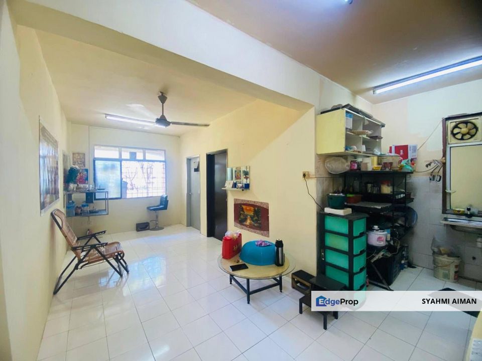 Taman Baiduri Jaya, Kajang Selangr, Floor 1 Flat Taman Baiduri Jaya For Sale, Renovated, Selangor, Semenyih
