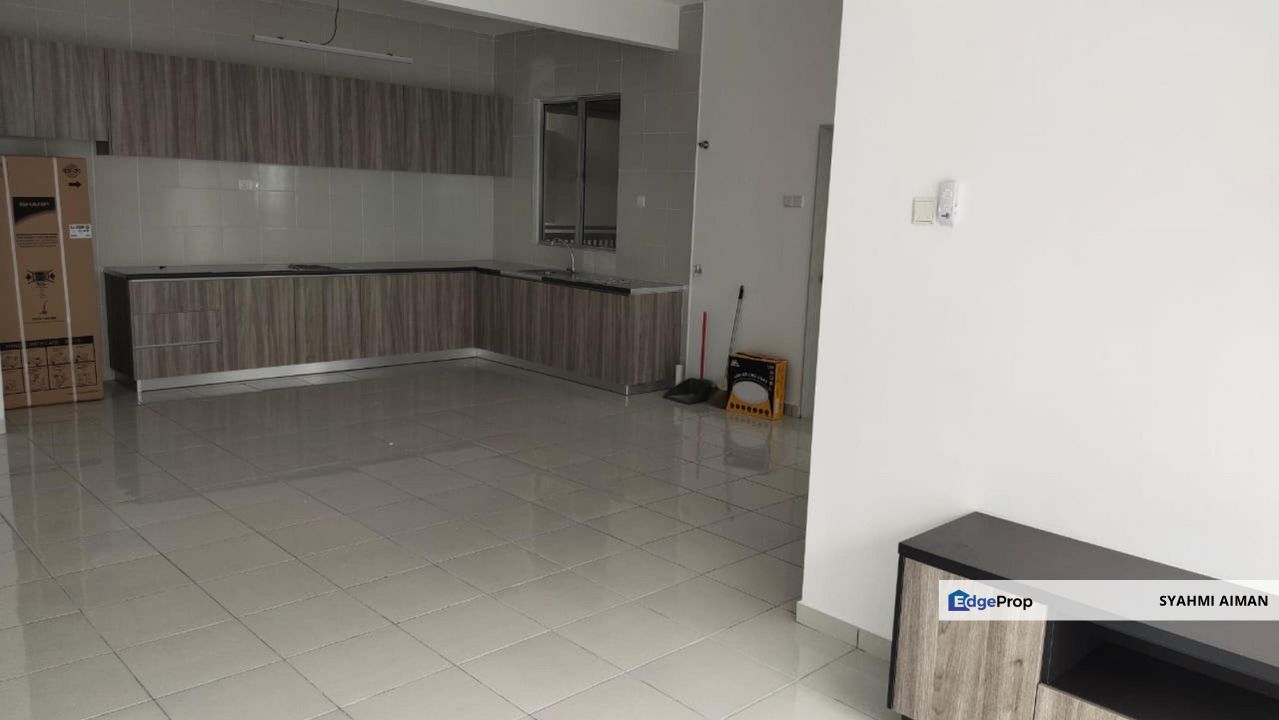 Bangi Avanue, Bangi Selangor, Block E Lower Floor Residensi Adelia For Sale, Partially Furnished, Selangor, Bangi