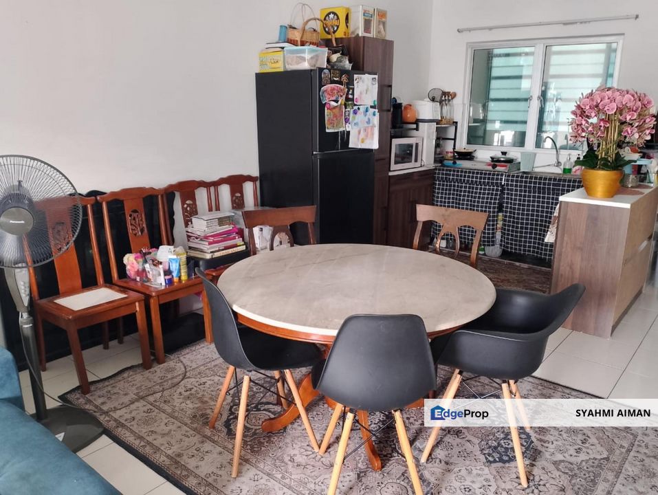 Bangi Selangor, Floor 9 Apartment Puncak Hijauan For Sale, Partially Furnished, Selangor, Bangi
