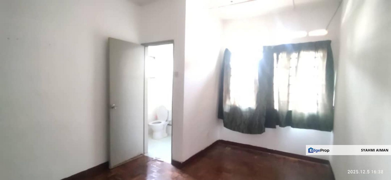 Bandar Seri Ehsan, Banting Selangor, 2-Storey Terrace House For Sale, Extended with Furnished, Selangor, Banting