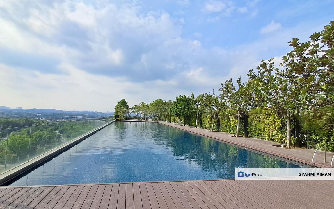 Cyberjaya Selangor, Corner Unit Floor 28 Centrus Soho For Sale, Renovated & Fully Furnished, Selangor, Cyberjaya