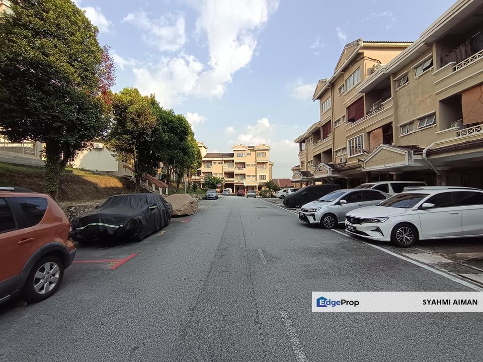 Seksyen 9, Shah Alam Selangor, Duplex Penthouse Sri Mahligai Townhouse For Sale, Renovated & Fully Furnished, Selangor, Shah Alam