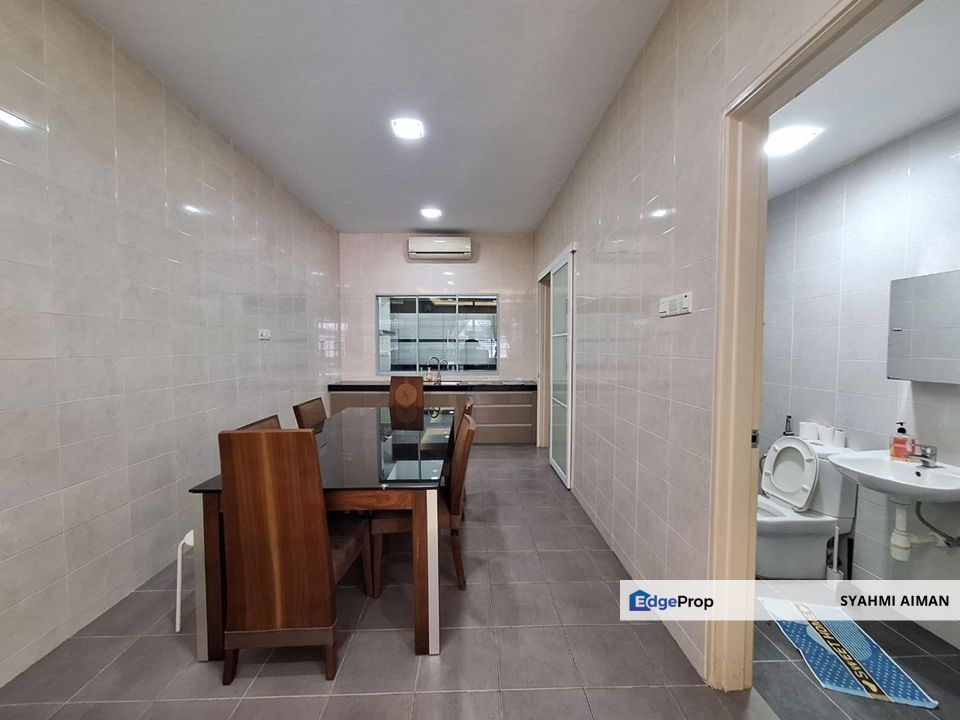 Jalan Amanria, Puchong Selangor, 3-Storey Superlink House at Batu 14 For Sale, Renovated & Extended, Selangor, Puchong