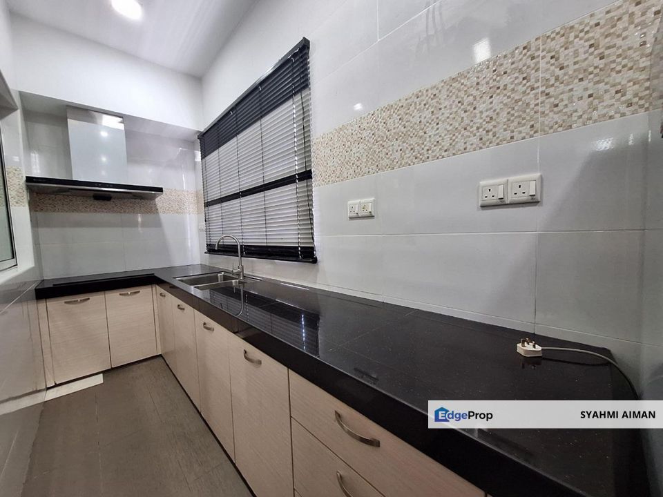 Jalan Amanria, Puchong Selangor, 3-Storey Superlink House at Batu 14 For Sale, Renovated & Extended, Selangor, Puchong