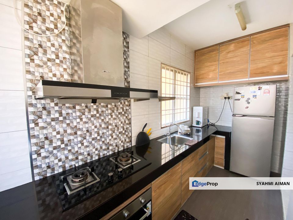 Kota Damansara, Petaling Jaya Selangor, Corner Unit Floor 4 Apartment Tainia for Sale, Renovated with Furnished, Selangor, Kota Damansara