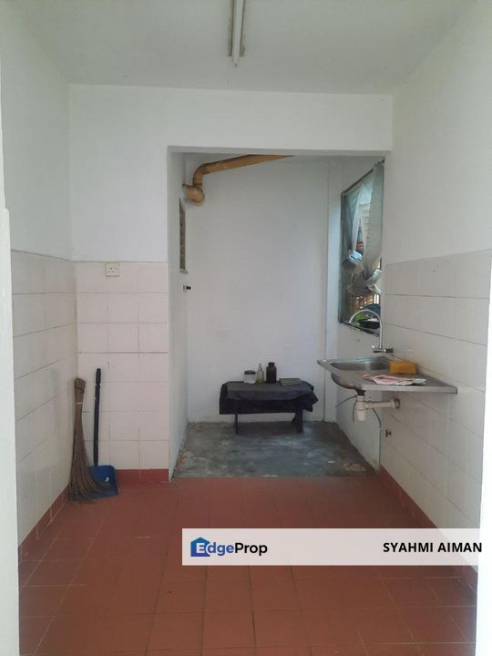 Damansara Permai, Petaling Jaya Selangor, Floor 2 Apartment Permai For Sale, Partially Furnished, Selangor, Damansara Damai