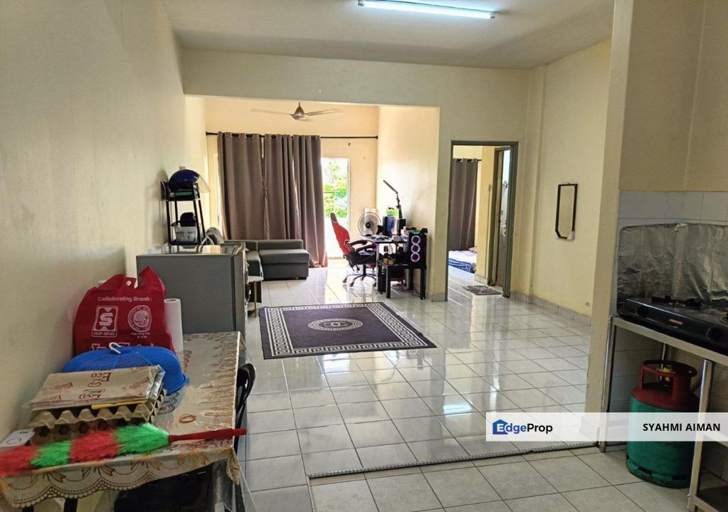 Seksyen U5, Shah Alam Selangor, Corner Unit Pangsapuri Merak For Sale, Selangor, Shah Alam