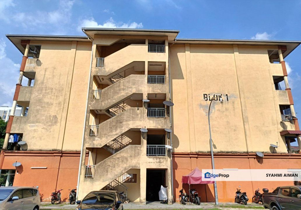 Seksyen U5, Shah Alam Selangor, Corner Unit Pangsapuri Merak For Sale, Selangor, Shah Alam