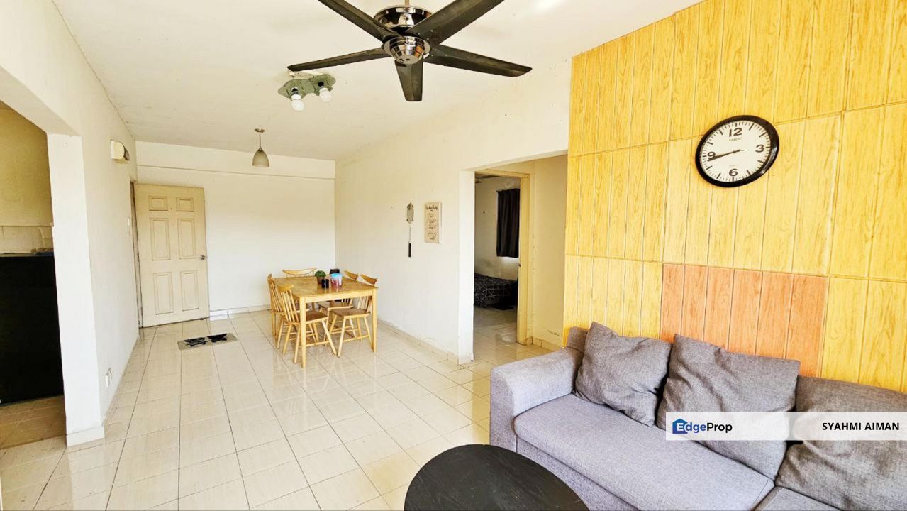 Tasik Biru, Kundang Selangor, Block F High Floor Apartment Laguna Biru 1 For Sale, Partially Furnished, Selangor, Rawang