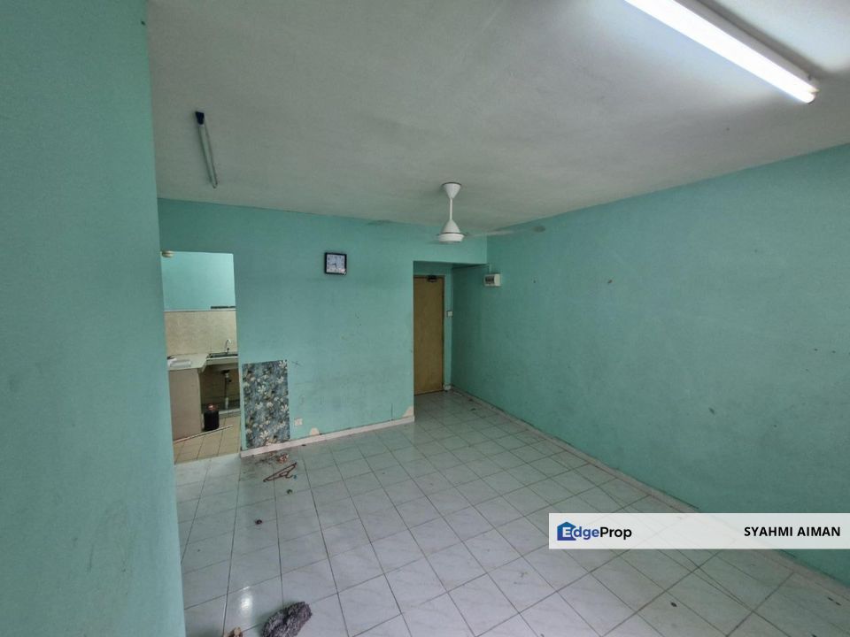 Bandar Tasik Puteri, Rawang Selangor, Floor 1 Azalea Court Apartment For Sale, Partially Furnished, Selangor, Rawang