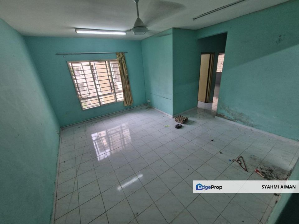 Bandar Tasik Puteri, Rawang Selangor, Floor 1 Azalea Court Apartment For Sale, Partially Furnished, Selangor, Rawang