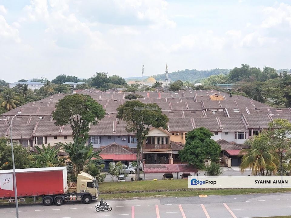 Bukit Sentosa, Rawang Selangor, Block D Floor 3 Flat Seri Kemboja For Sale, Partially Furnished, Selangor, Hulu Selangor