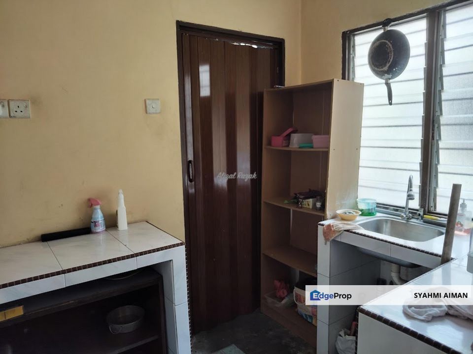 Bukit Sentosa, Rawang Selangor, Block D Floor 3 Flat Seri Kemboja For Sale, Partially Furnished, Selangor, Hulu Selangor