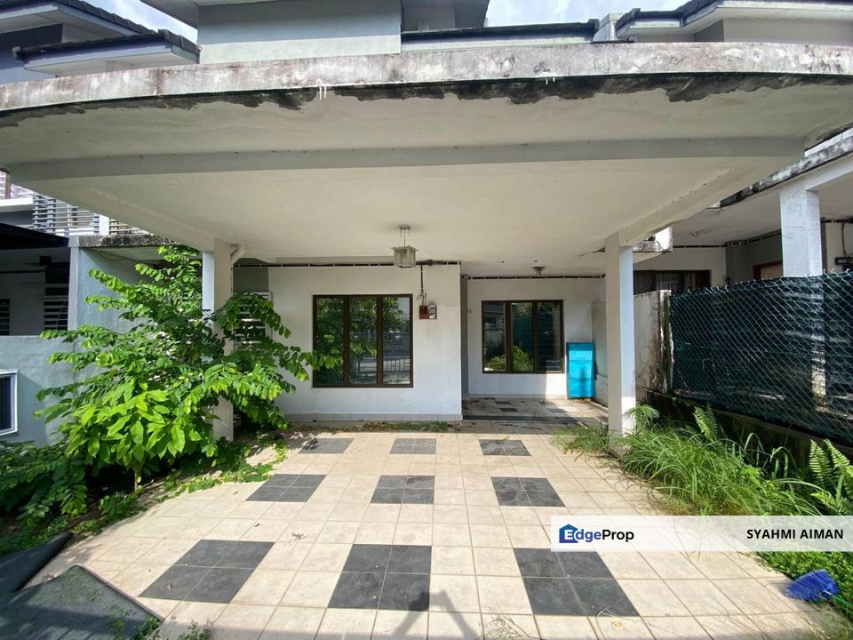 Antara Gapi, Serendah Selangor, 2-Storey Superlink House For Sale, Partially Furnished, Selangor, Serendah