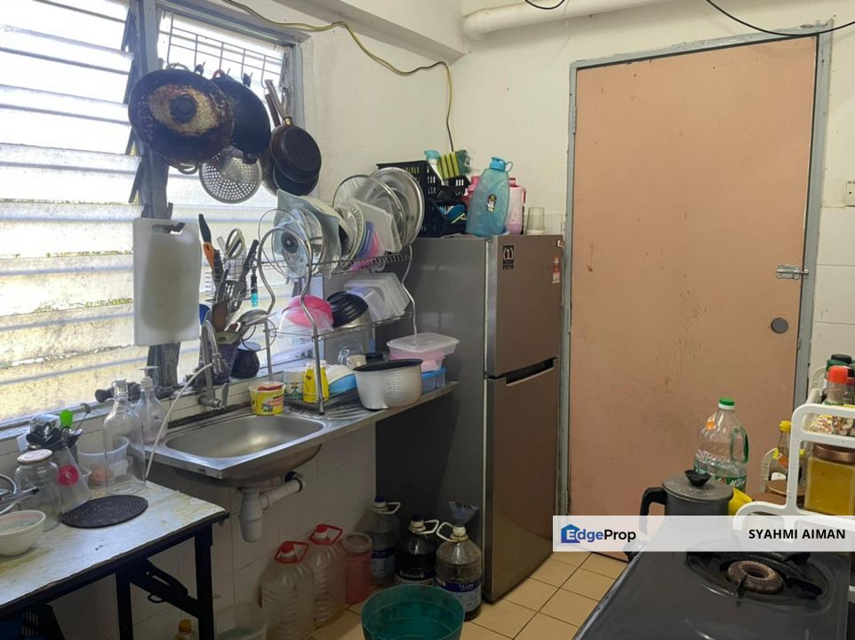 Cheras Selangor, Block L3 Floor 2 Flat Bandar Mahkota Cheras For Sale, Selangor, Cheras