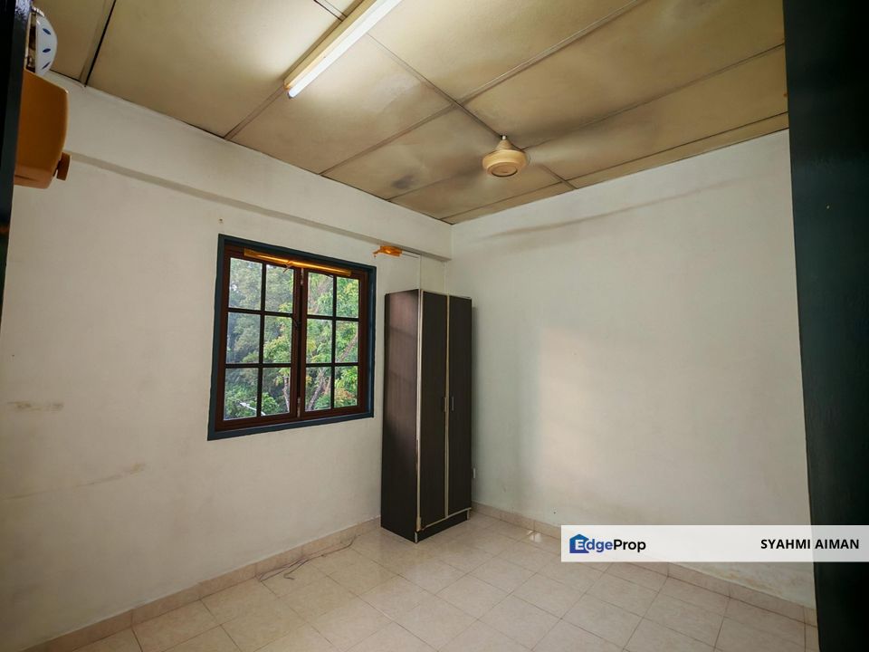 Seri Kembangan Selangor, Block D Floor 5 Pangsapuri Putra Permai 3 For Sale, Selangor, Seri Kembangan