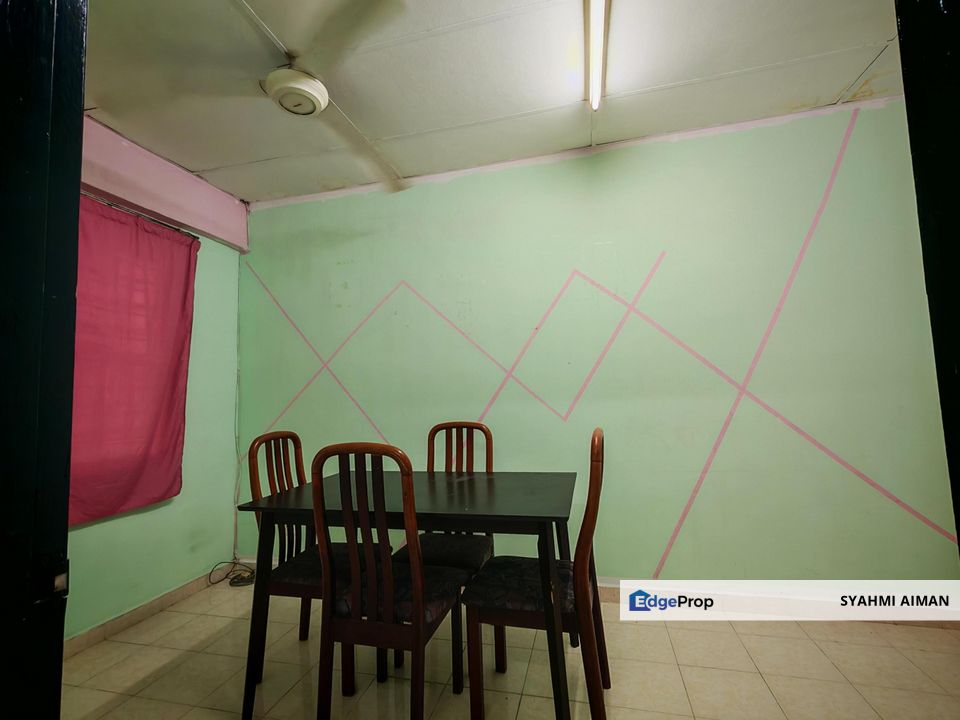 Seri Kembangan Selangor, Block D Floor 5 Pangsapuri Putra Permai 3 For Sale, Selangor, Seri Kembangan