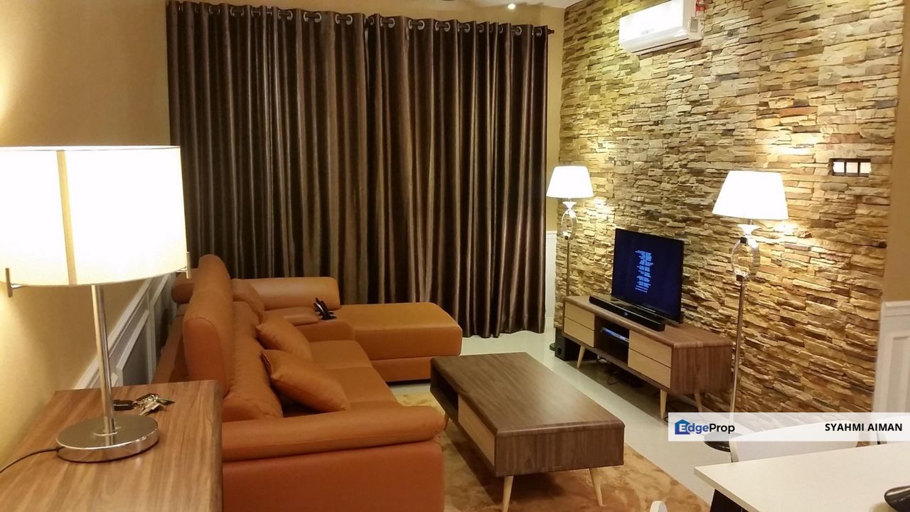 Seri Kembangan Selangor, Flora Residence One South For Sale, Fully Furnished, Selangor, Seri Kembangan