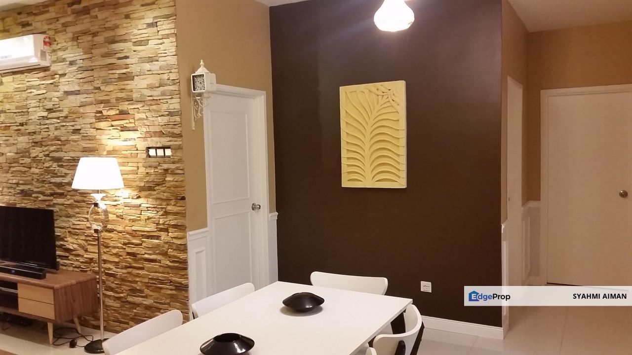 Seri Kembangan Selangor, Flora Residence One South For Sale, Fully Furnished, Selangor, Seri Kembangan