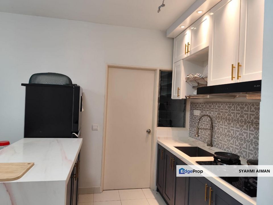 Semenyih Selangor, Lower Floor D'Camelia Apartment for Sale, Partially Furnished, Selangor, Semenyih