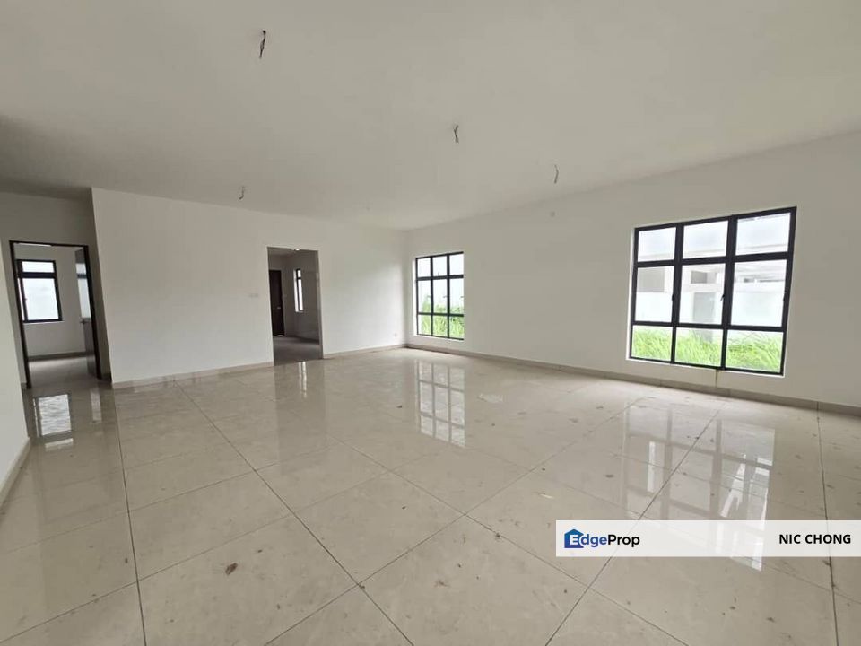 Taman Senai Utama Double Storey Semi-D For Sale, Johor, Kulai