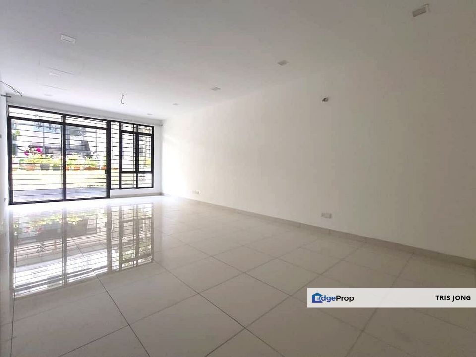 LakeClub Parkhome 2.5 Story For Sale @ Fully Renovated , Selangor, Rawang