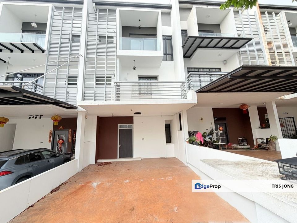 LakeClub Parkhome 2.5 Story For Sale @ Fully Renovated , Selangor, Rawang