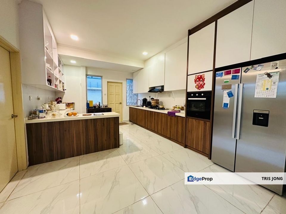 Anggun 2 Semi-D, Corner Unit @ Renovated , Selangor, Rawang