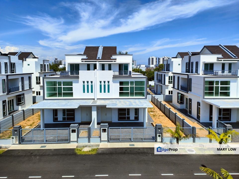 Melaka Klebang Utama  2.5 Storey Semi-D House For Sale Great Price Below Bank Value, Melaka, Klebang