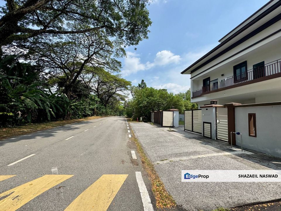 2.5 Storey Bungalow Monterez Golf Club, Seksyen U9, Shah Alam & Nice Lake View & Lush Greenery , Selangor, Shah Alam