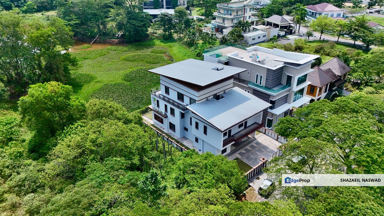 2.5 Storey Bungalow Monterez Golf Club, Seksyen U9, Shah Alam & Nice Lake View & Lush Greenery , Selangor, Shah Alam