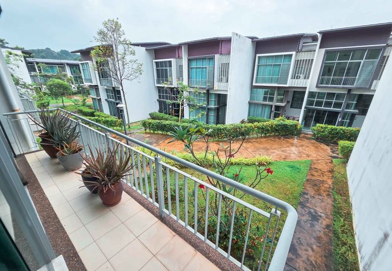 Symphony Hills Schumann