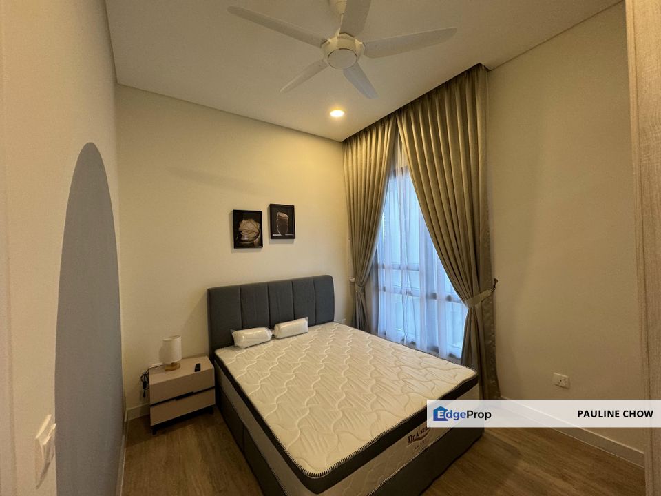 Tria 3 bedrooms low floor with balcony , Kuala Lumpur, Seputeh