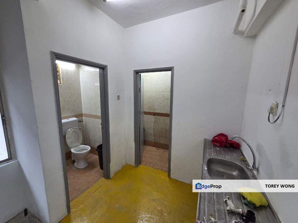 [HIGH TRAFFIC] Office Tmn Pekaka Sek 8, Kota Damansara for RENT, Selangor, Kota Damansara