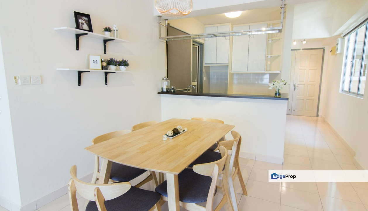 Freehold, Fully Furnished, British Concept, 8 mins to Mont Kiara, Kuala Lumpur, Segambut