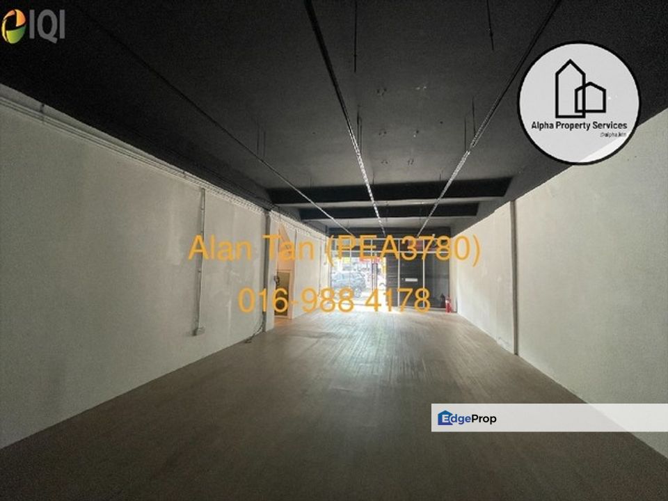 Jalan Tun Ismail, Kuantan (near Maybank/ Watson/ Hong Leong Bank), Pahang, Kuantan