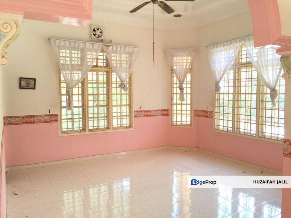 BUNGALOW  NEAR AIRPORT SULTAN ISMAIL PETRA, Kelantan, Kota Bharu