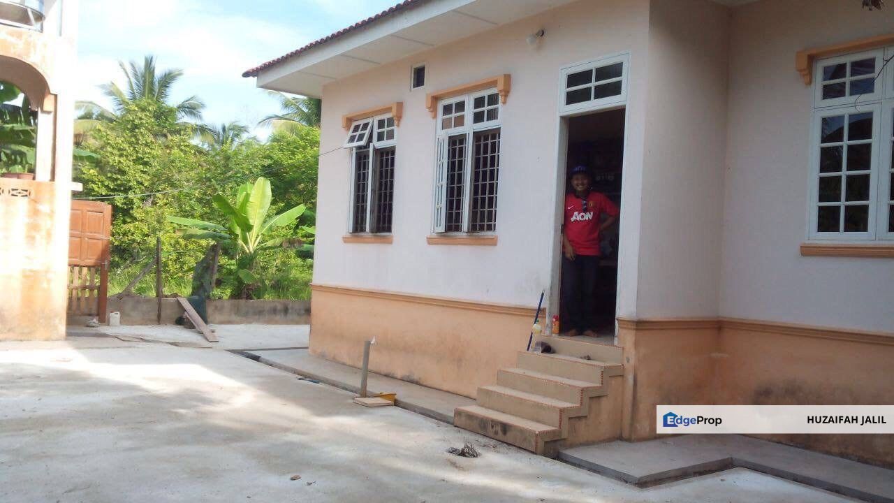 BUNGALOW  NEAR AIRPORT SULTAN ISMAIL PETRA, Kelantan, Kota Bharu