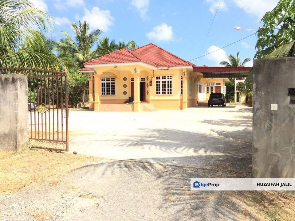 BUNGALOW  NEAR AIRPORT SULTAN ISMAIL PETRA, Kelantan, Kota Bharu