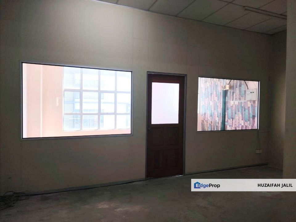 SHOP LOT 3 TINGKAT , PUSAT PERDAGANGAN BANTING, Selangor, Banting