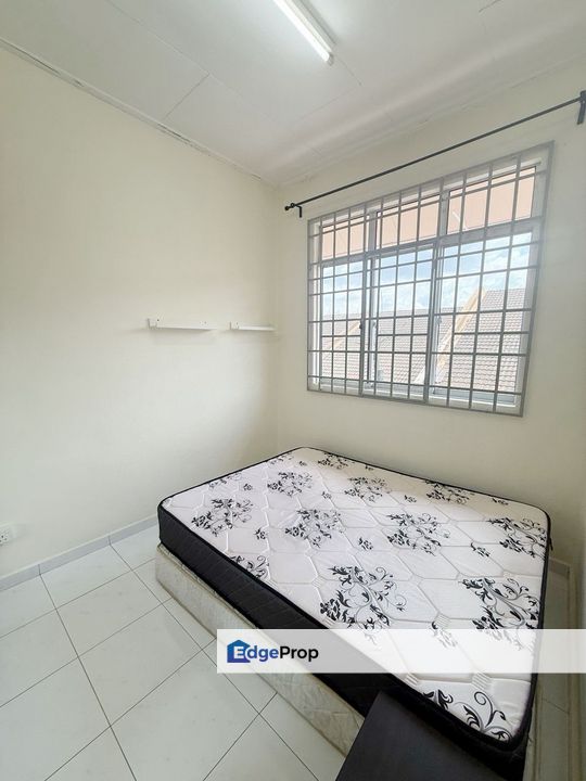 Taman Bukit Jaya 1.5 Storey House For Sale, Johor, Ulu Tiram