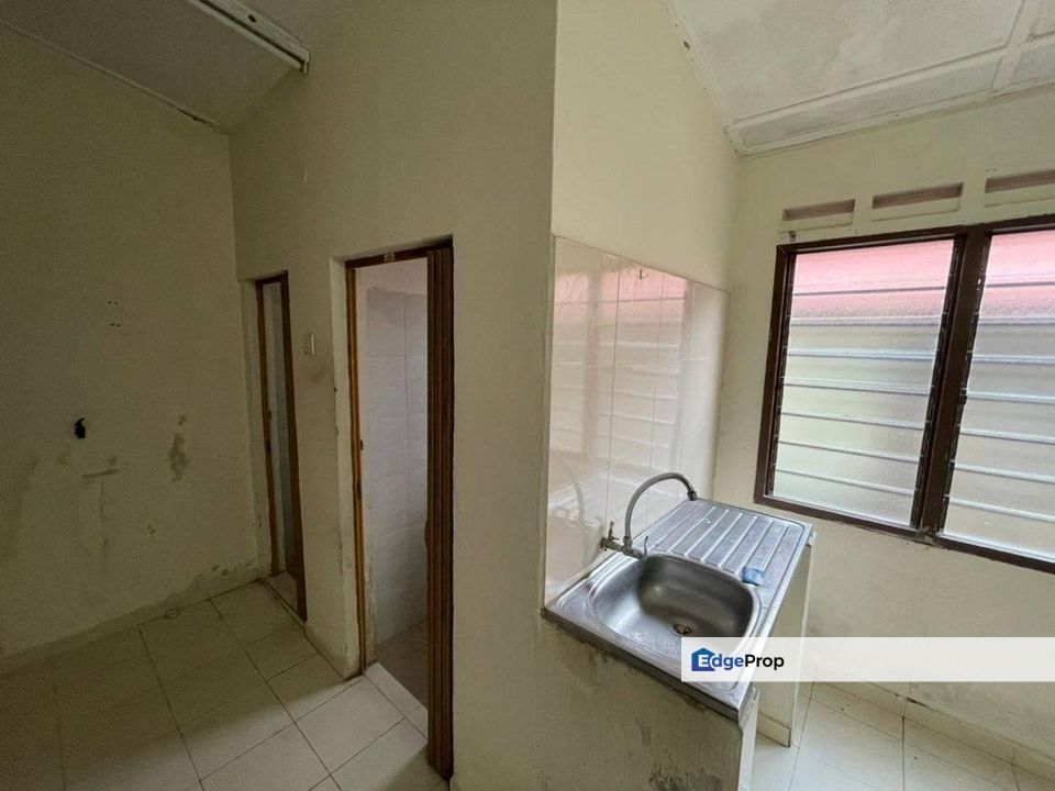 Taman Dahlia House For Sale, Johor, Tampoi