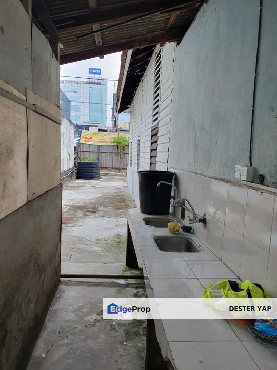 GOOD LOCATION !  VIBRANT AREA ! At commercial area Single storey Bungalow for SALE !, Selangor, Petaling Jaya