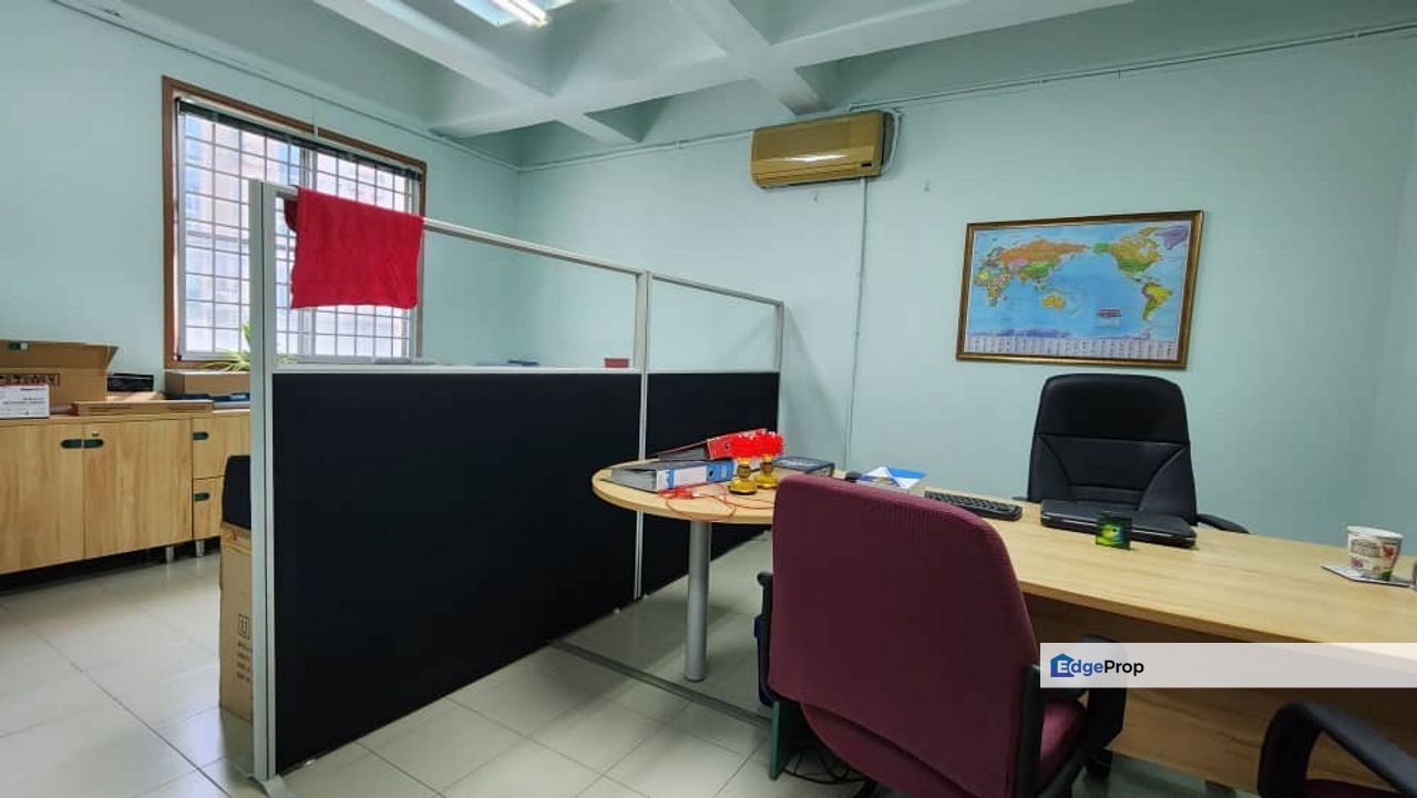 C.h.e.a.p Fully Furnished Medan Putra Business Centre Level 1, Kuala Lumpur, Kepong
