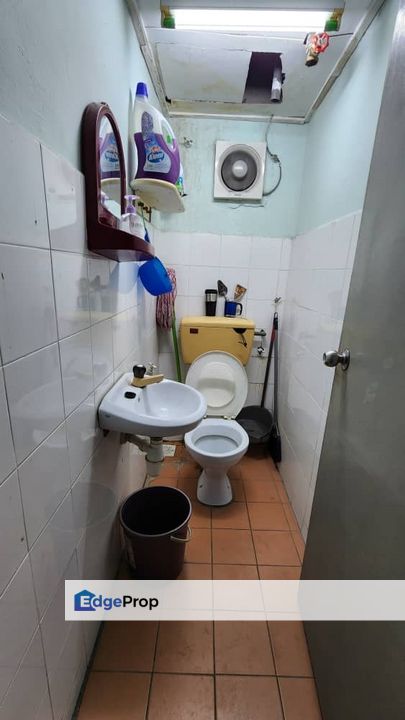 C.h.e.a.p Fully Furnished Medan Putra Business Centre Level 1, Kuala Lumpur, Kepong