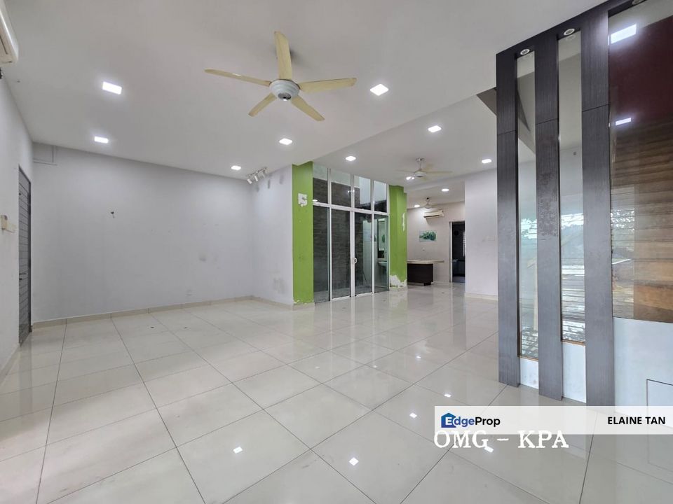 Bandar Bukit Raja - Derola 2.5 Storey Terrace House For Sale, Selangor, Klang