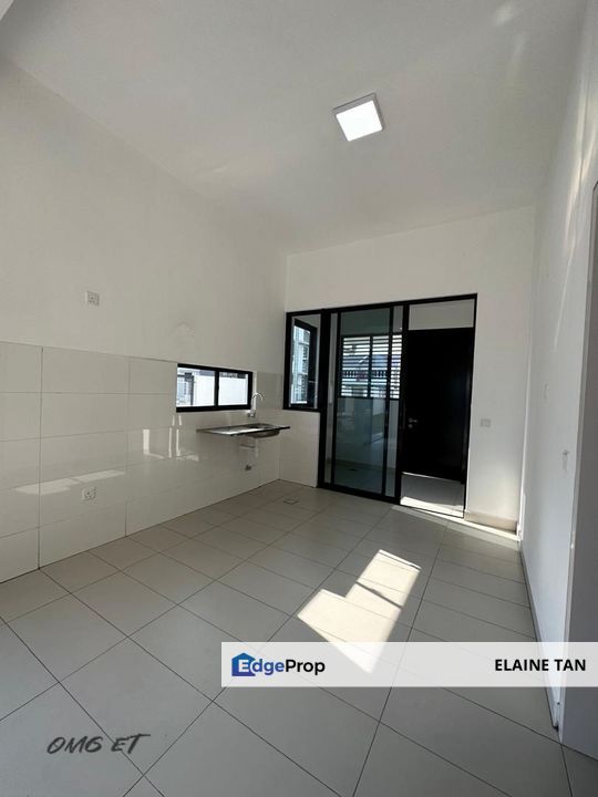 Taman Kyra Bandar Bukit Raja Double Storey End Lot For Sale, Selangor, Klang