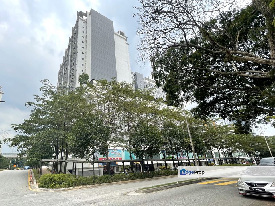 Eve Suite @ Ara Damansara 3-Min Walk to LRT (from Lobby to Link bridge), Selangor, 