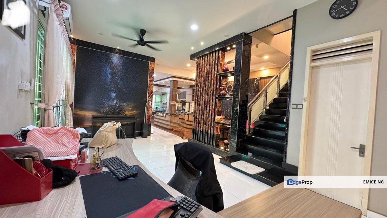 Taman Kingfisher Semi Detached Renovated For Sale , Sabah, Kota Kinabalu