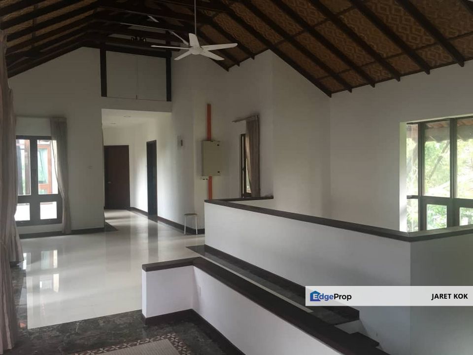 Bukit Gita Bayu, Seri Kembangan 2-Storey Bungalow Partially Furnished For Sale Big Garden, Selangor, Seri Kembangan